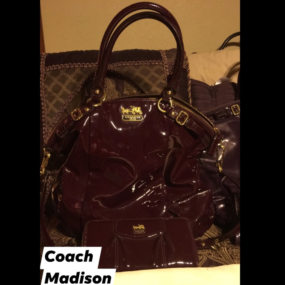 Coach Madison Lindsey Patent Leather Satchel w/matching zip wallet.